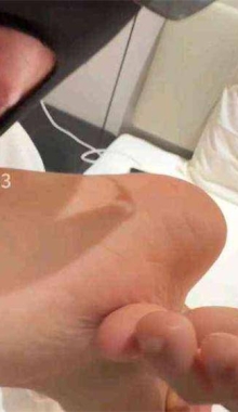 【通城大玩家】大口品尝漂亮上海妹子的玉足美腿[401MB/12分钟]