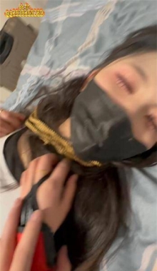 扑克牌游戏的惩戒(勒脖+挣扎+晕倒+入室玩弄+拍打)[1.02G/40分钟]