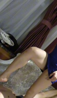 【冰时代】黑冰美足教训男子tian脚