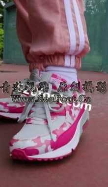 品尝女神晕运动后香足味道，多角度品足特写