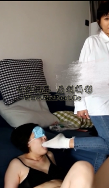 【惑心】牛仔裤清纯女神.帆布鞋脏臭棉袜羞辱女慕！