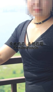 【VIP免费】老婆被小兄弟拍摄写真，性感诱人