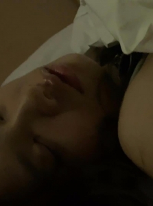 【AF重磅】酷似马思纯的172高个美女熟睡被！[MP4/391 M]
