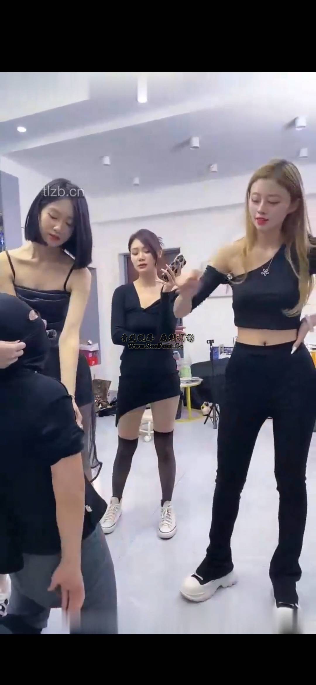 Screenshot_20231115_205019_com.huawei.himovie.jpg